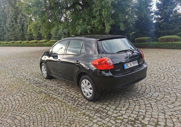 Toyota Auris cena 17900 przebieg: 221520, rok produkcji 2010 z Legnica małe 67